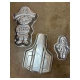 Three Wilton Aluminum Cake Pans
