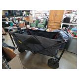 Collapsible Utility Wagon with Storage Net
