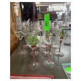 10 Holiday-Themed Wine Glasses