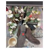 Lot: Pabst Mugs, Boot, Decor