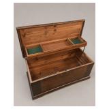 Lane Cedar Chest with Tray Storage