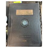 1943 De Luxe New International Atlas