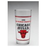 One 1992 Chicago Bulls NBA World Glass Tumbler