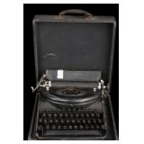 Remington Manual Typewriter with Carrying Case