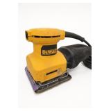 DEWALT DW411 Type 2 Palm-Grip Sander