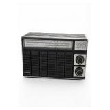 Magnavox Model 270 AM/FM Radio
