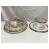 4 Gold-Trimmed Glass Tableware Pieces