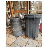 Outdoor Waste Bin and Plastic Trash Can