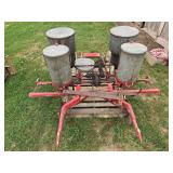 IHC fast hitch 2rw corn planter w/fertilizer boxes