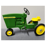 John Deere Mod. 20 pedal tractor toy Ertl no box