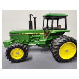 John Deere 4wd Ertl 1/16th no box