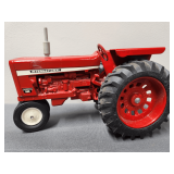 International Mod. 666 Ertl 1/16th no box