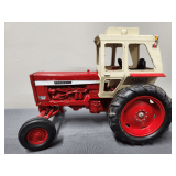 Farmall Mod. 756 Custom Ertl 1/16th no box