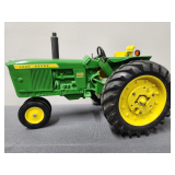 John Deere Mod. 3020 diesel 1/16th no box