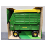 John Deere forage wagon Ertl 1/16th