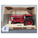 Farmall Mod. 706 diesel Ertl 1/16th