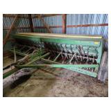John Deere Mod. 8300 24-hole grain drill