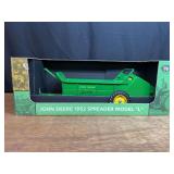 1/8 John Deere Manure Spreader NIB SM