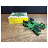 1/16 John Deere Tandem Disk NIB Ertl