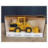 1/16 John Deere Wheel Loader NIB Ertl