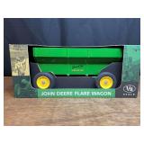 1/8 John Deere Flare Box Wagon NIB SM