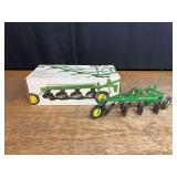 1/16 John Deere Plow NIB Ertl