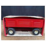 1/16 scale IH Barge Wagon NIB Ertl