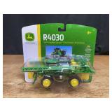 1/64 John Deere R4030 Sprayer NIB Ertl