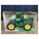 1/16 John Deere 8650 Collector NIB Ertl