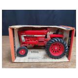 1/16 IH 966 NIB Ertl