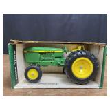 1/16 John Deere 2040 NIB Ertl