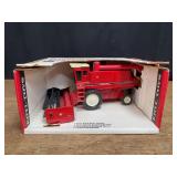 1/32 IH Combine NIB Ertl