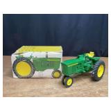1/16 John Deere 3020 NIB Ertl