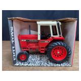 1/16 IH 186 Hydro Customized