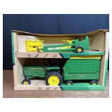 1/16 John Deere Forage Harvester Farm Set NIB Ertl