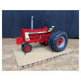 1/16 Farmall 806 Customized