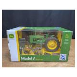 1/16 John Deere A Barn Finds NIB Ertl