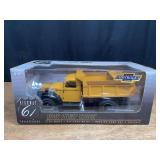 1/16 1946 Chevrolet Dump Truck NIB DCP