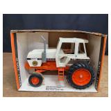 1/16 Case 2390 Collector NIB Ertl