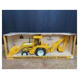 1/16 IH Backhoe NIB Ertl