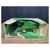 1/28 John Deere 9600 Combine Collector NIB Ertl