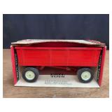 1/16 IH Barge Wagon NIB Ertl
