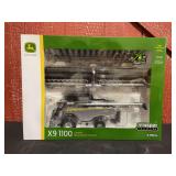 1/32 John Deere X9 1100 Combine Silver Prestige NIB Ertl