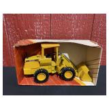 1/16 John Deere Wheel Loader NIB Ertl