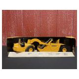 1/16 John Deere Scraper NIB Ertl