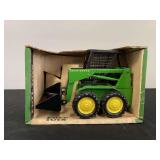 1/16 scale John Deere Skid Steer NIB Ertl