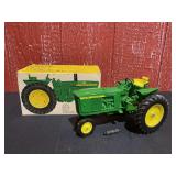 1/16 John Deere 3020 NIB Ertl