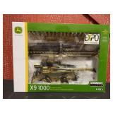 1/32 John Deere X9 1000 Combine Gold Prestige NIB Ertl