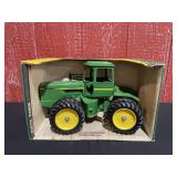 1/16 John Deere 8640 NIB Ertl