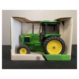 1/16 John Deere 2755 NIB Ertl